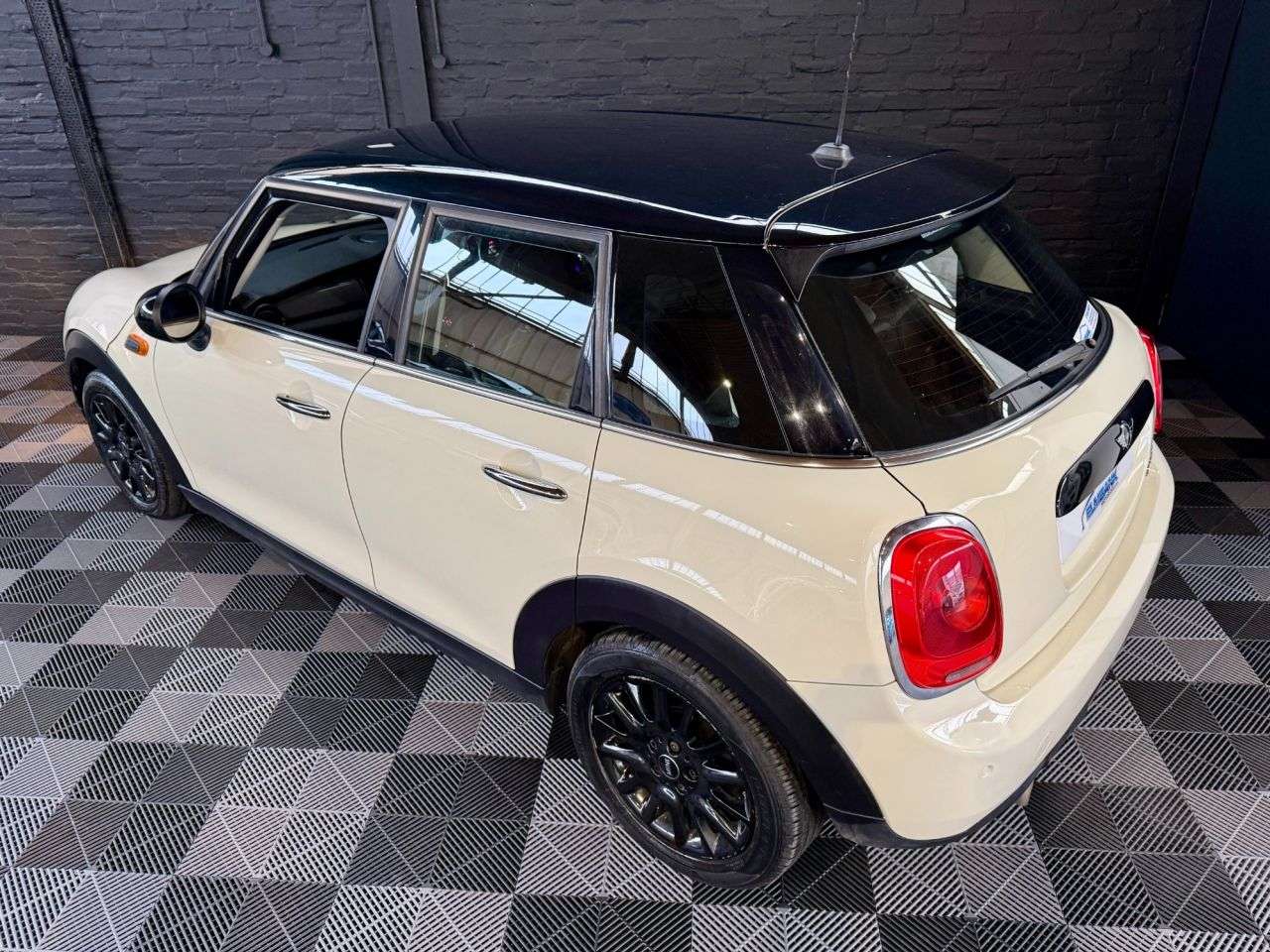 2017 MINI HATCH 2017 MINI HATCH