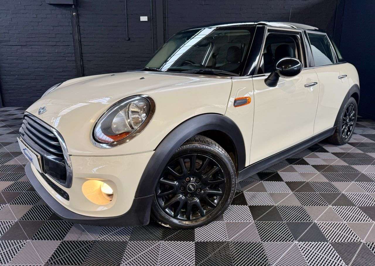 A 2017 MINI HATCH 1.5 Cooper Hatchback 5dr Petrol Manual Euro 6 (s/s) (136 ps) £3000 EXTRAS - A 2017 MINI HATCH 1.5 Cooper Hatchback 5dr Petrol Manual Euro 6 (s/s) (136 ps) £3000 EXTRAS -