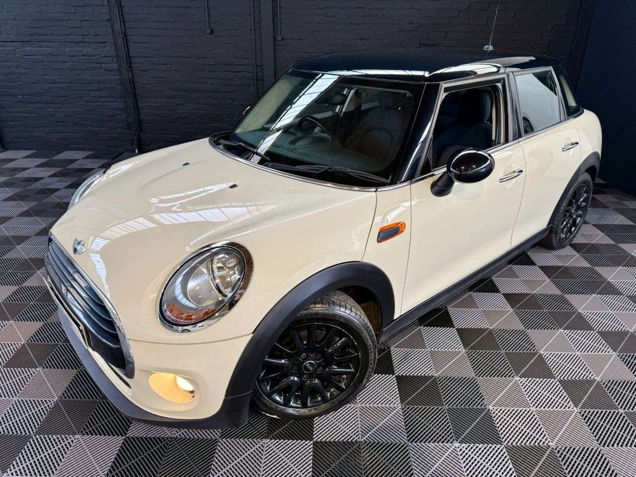 2017 MINI HATCH 2017 MINI HATCH