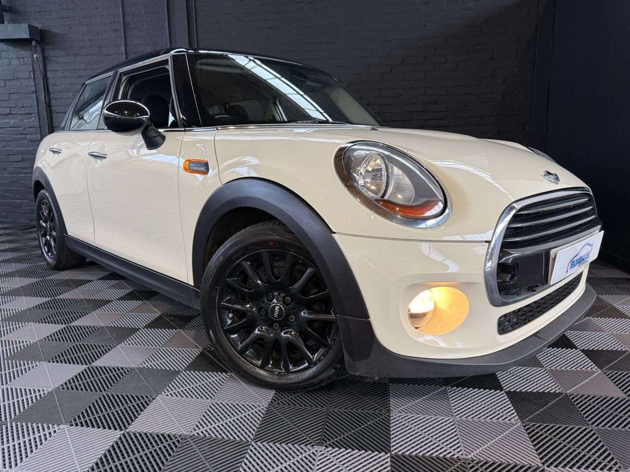 2017 MINI HATCH 2017 MINI HATCH
