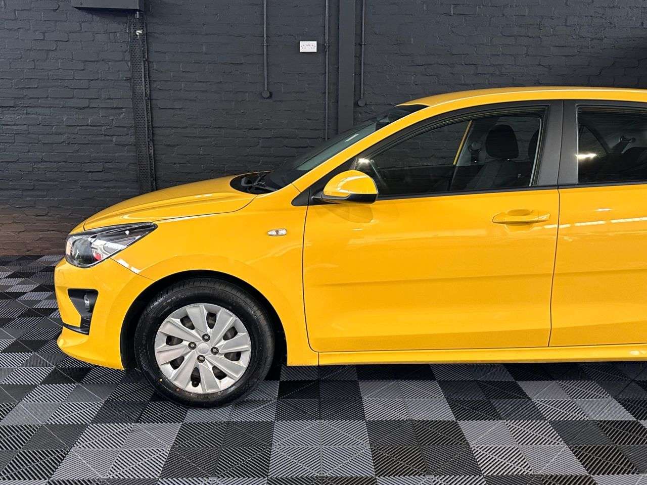 A 2022 KIA RIO 1.2 1 Hatchback 5dr Petrol Manual Euro 6 (s/s) (83 bhp) 2 KEYS - FSH - 2022 A 2022 KIA RIO 1.2 1 Hatchback 5dr Petrol Manual Euro 6 (s/s) (83 bhp) 2 KEYS - FSH - 2022