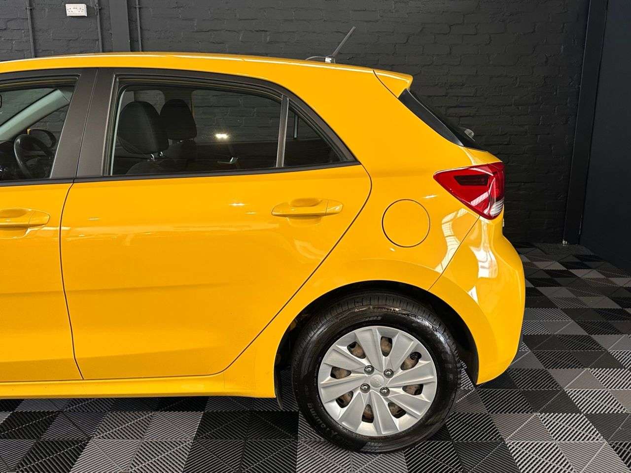 A 2022 KIA RIO 1.2 1 Hatchback 5dr Petrol Manual Euro 6 (s/s) (83 bhp) 2 KEYS - FSH - 2022 A 2022 KIA RIO 1.2 1 Hatchback 5dr Petrol Manual Euro 6 (s/s) (83 bhp) 2 KEYS - FSH - 2022