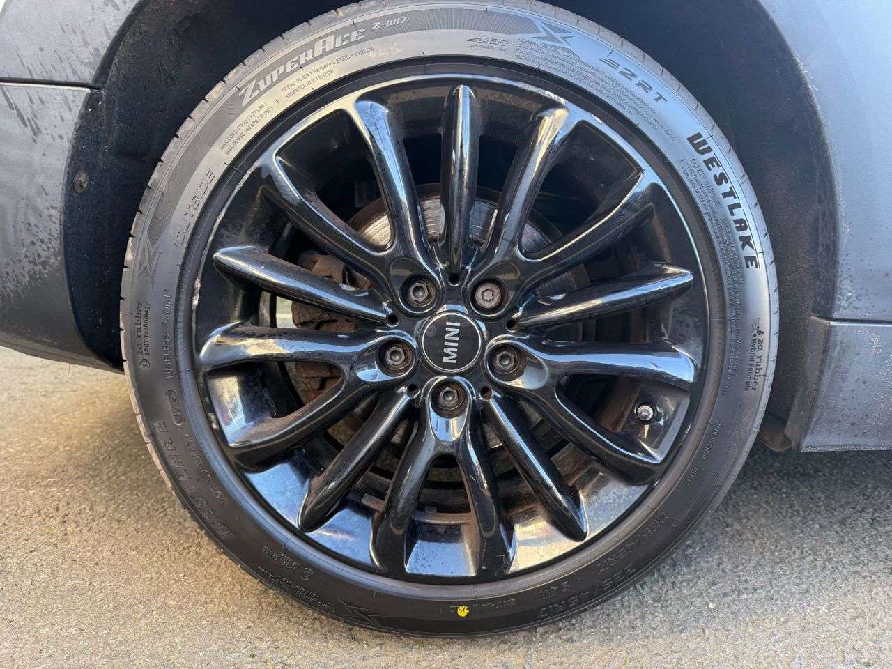 2017 MINI CLUBMAN 2017 MINI CLUBMAN