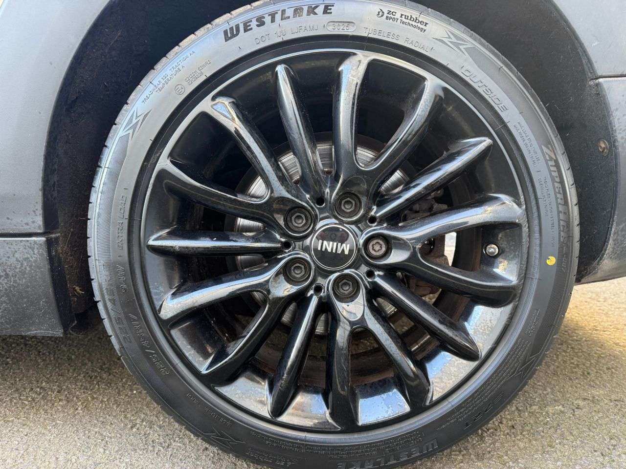 2017 MINI CLUBMAN 2017 MINI CLUBMAN