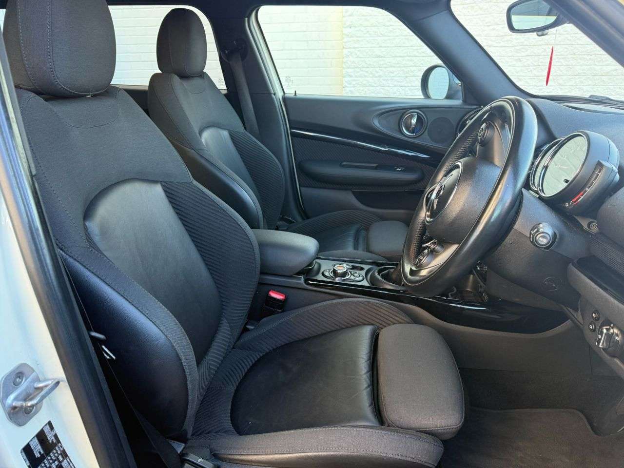 2017 MINI CLUBMAN 2017 MINI CLUBMAN