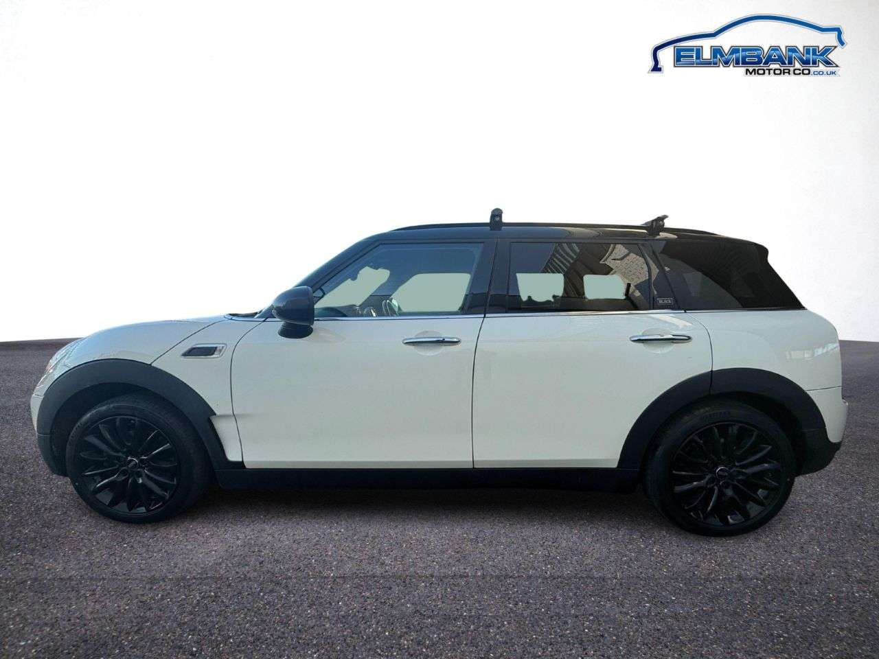 A 2017 MINI CLUBMAN 2.0 Cooper D (Black Pack) Estate 6dr Diesel Auto Euro 6 (s/s) (150 ps) ONLY A 2017 MINI CLUBMAN 2.0 Cooper D (Black Pack) Estate 6dr Diesel Auto Euro 6 (s/s) (150 ps) ONLY