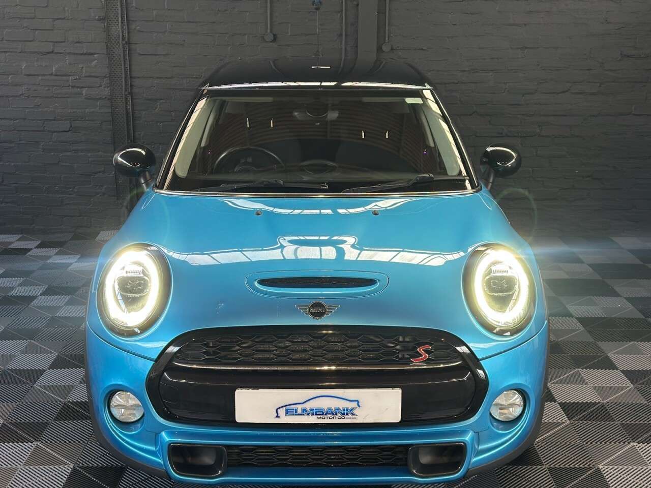 0 MINI HATCH 0 MINI HATCH