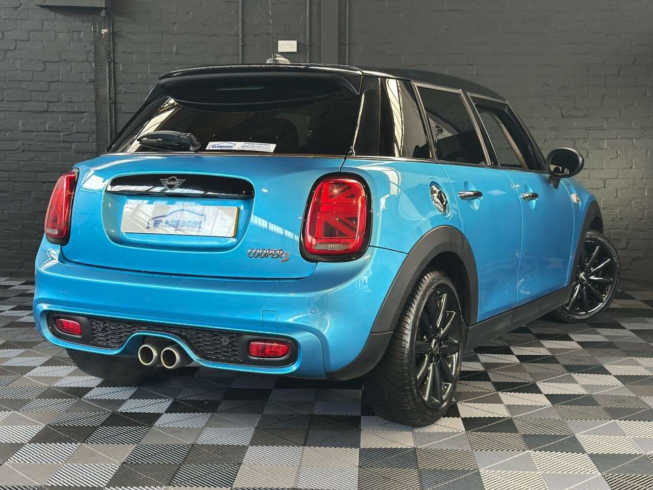 0 MINI HATCH 0 MINI HATCH