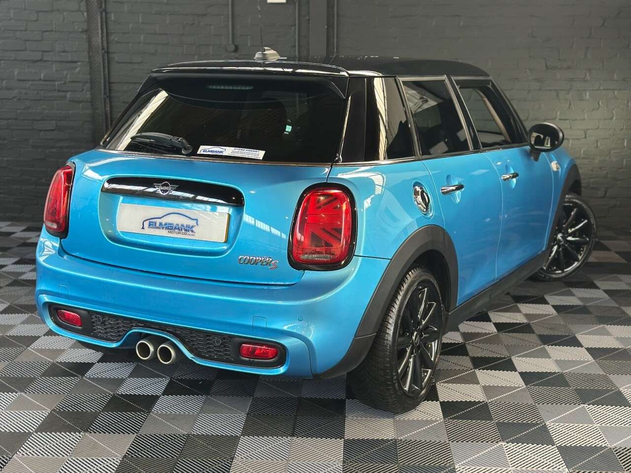 0 MINI HATCH 0 MINI HATCH