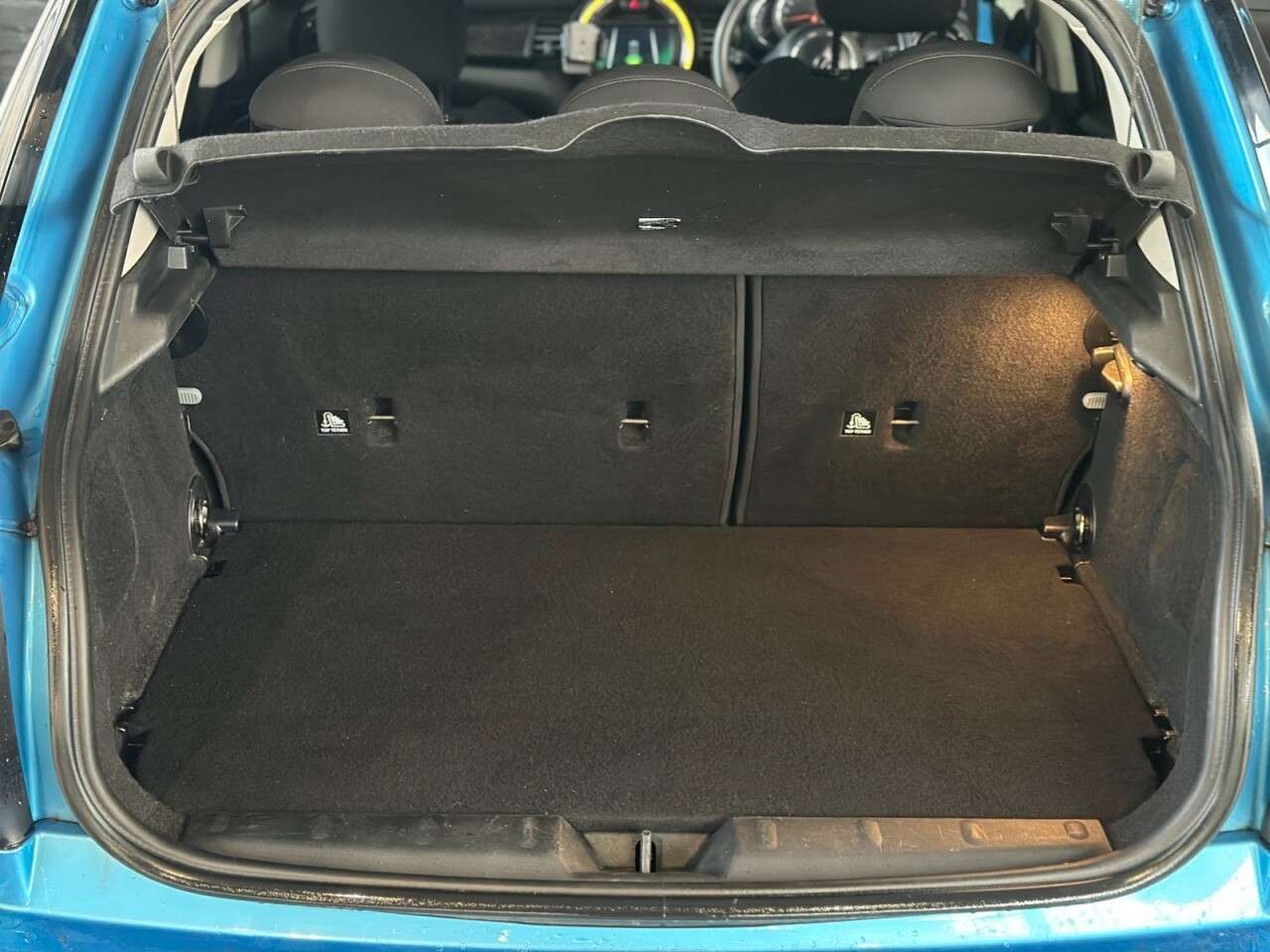 0 MINI HATCH 0 MINI HATCH