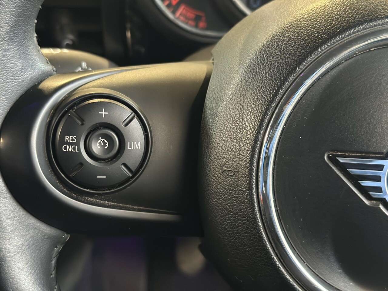 0 MINI HATCH 0 MINI HATCH