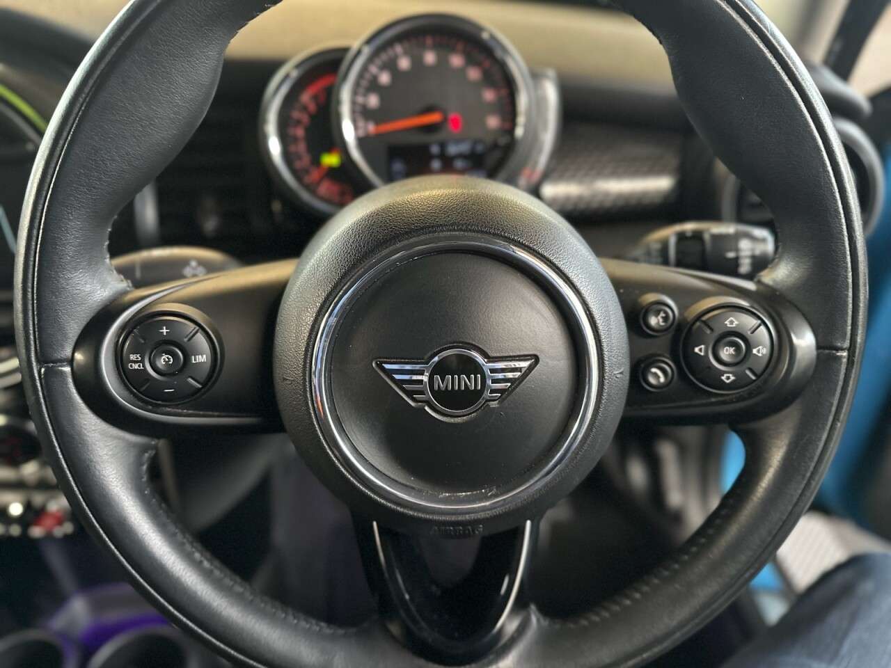 0 MINI HATCH 0 MINI HATCH