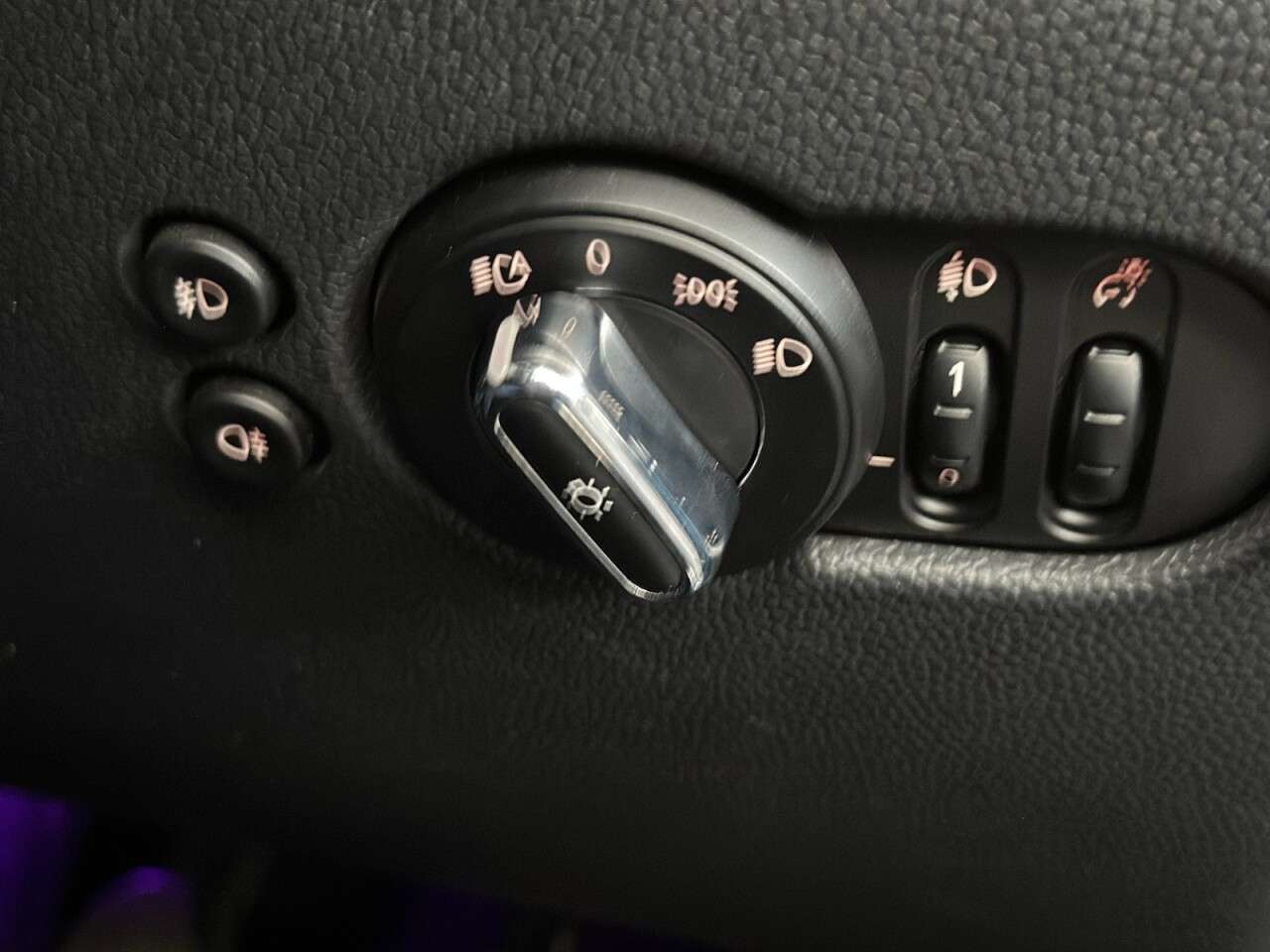 0 MINI HATCH 0 MINI HATCH