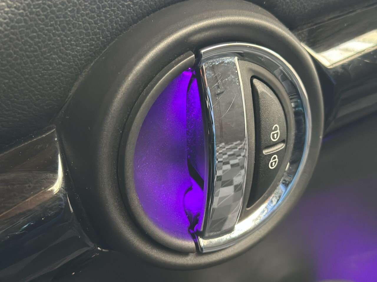 0 MINI HATCH 0 MINI HATCH