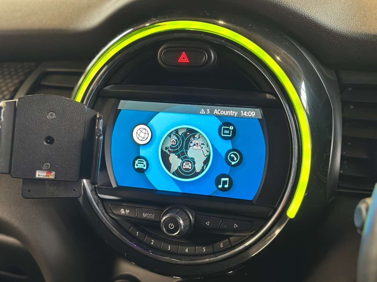 0 MINI HATCH 0 MINI HATCH