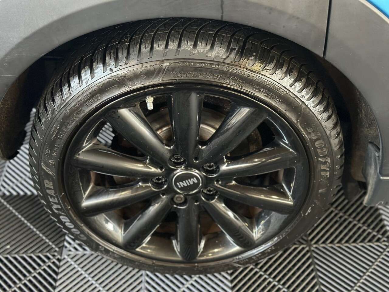 0 MINI HATCH 0 MINI HATCH