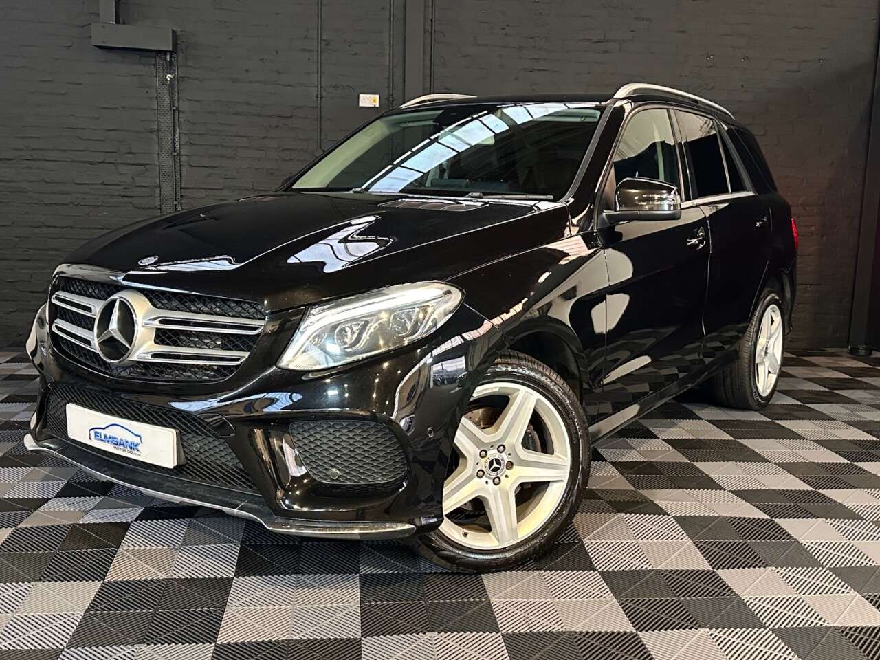 A 2015 MERCEDES-BENZ GLE 2.1 GLE250d AMG Line SUV 5dr Diesel G-Tronic 4MATIC Euro 6 (s/s) (204 ps) 2 A 2015 MERCEDES-BENZ GLE 2.1 GLE250d AMG Line SUV 5dr Diesel G-Tronic 4MATIC Euro 6 (s/s) (204 ps) 2
