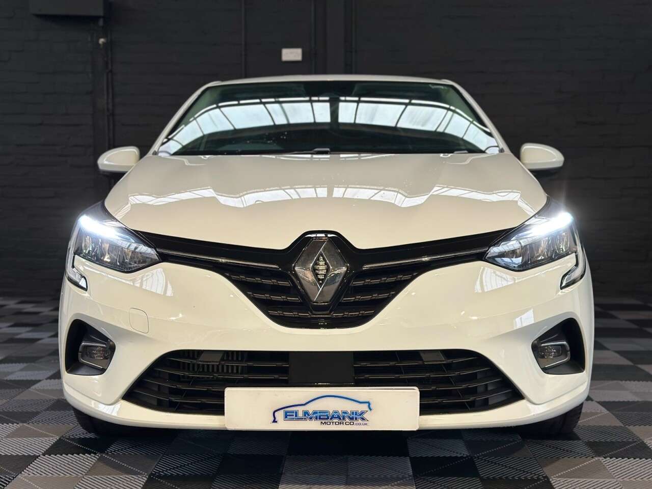 A 2021 RENAULT CLIO 1.0 TCe Iconic Hatchback 5dr Petrol Manual Euro 6 (s/s) (90 ps) ULEZ COMPLI A 2021 RENAULT CLIO 1.0 TCe Iconic Hatchback 5dr Petrol Manual Euro 6 (s/s) (90 ps) ULEZ COMPLI