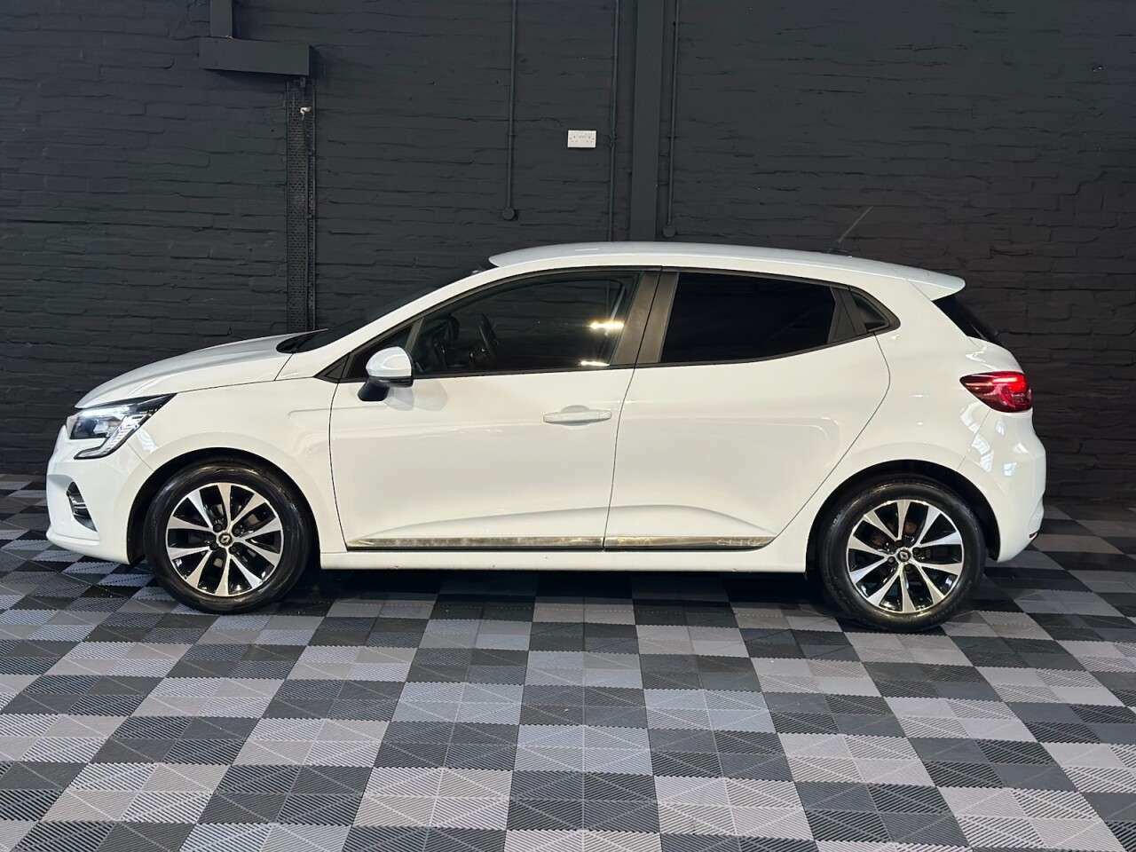 2021 RENAULT CLIO 2021 RENAULT CLIO