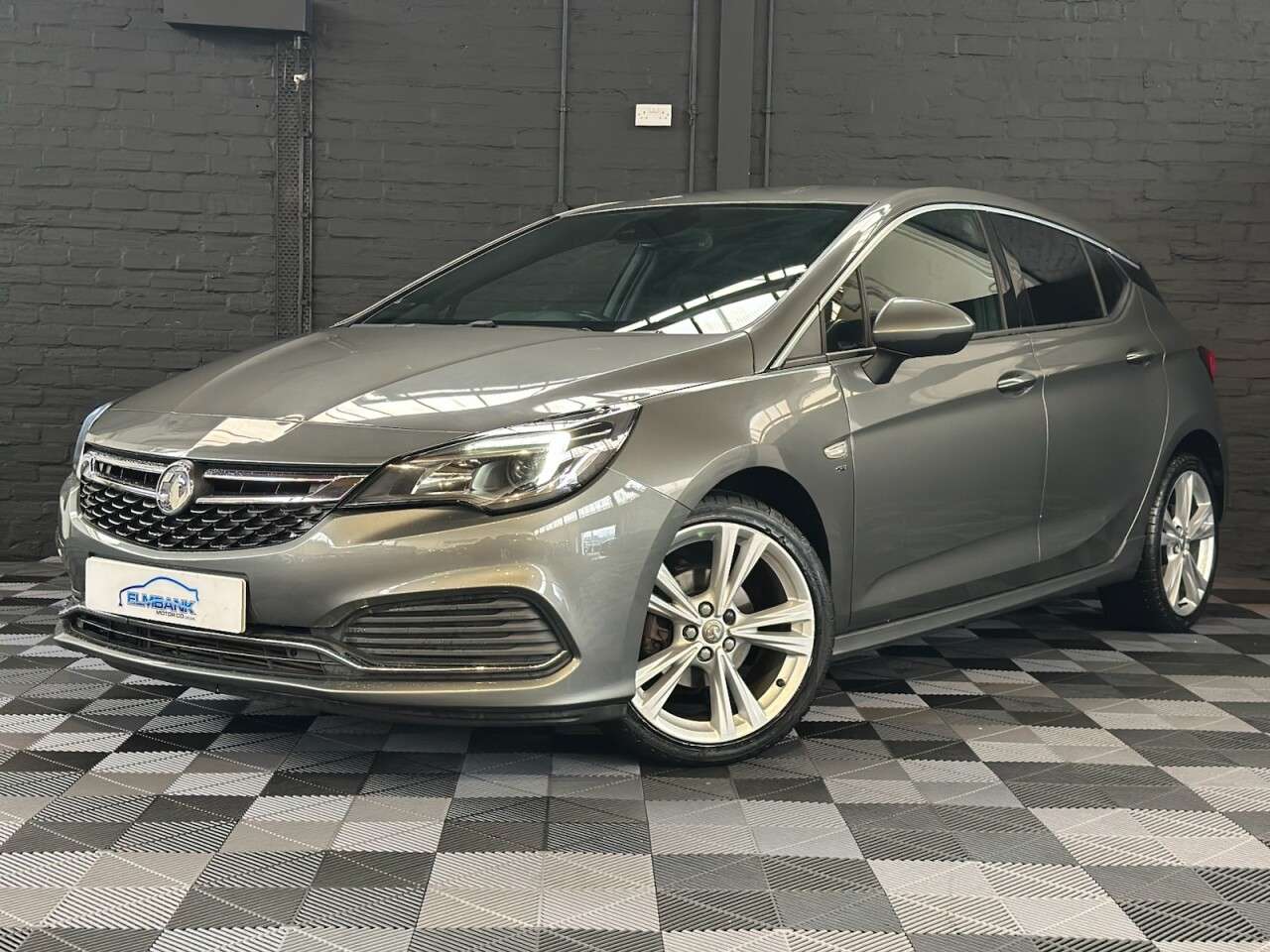 A 2017 VAUXHALL ASTRA 1.6 CDTi ecoTEC BlueInjection SRi VX Line Nav Hatchback 5dr Diesel Manual E A 2017 VAUXHALL ASTRA 1.6 CDTi ecoTEC BlueInjection SRi VX Line Nav Hatchback 5dr Diesel Manual E