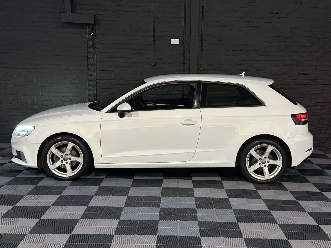 2016 AUDI A3 2016 AUDI A3