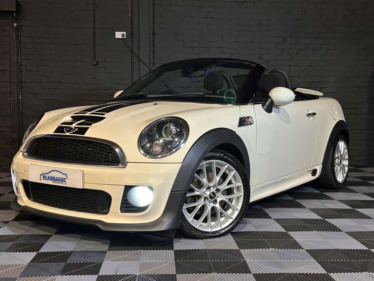 A 0 MINI ROADSTER 1.6 Cooper S Convertible 2dr Petrol Manual Euro 5 (s/s) (184 ps) 2 KEYS - L A 0 MINI ROADSTER 1.6 Cooper S Convertible 2dr Petrol Manual Euro 5 (s/s) (184 ps) 2 KEYS - L
