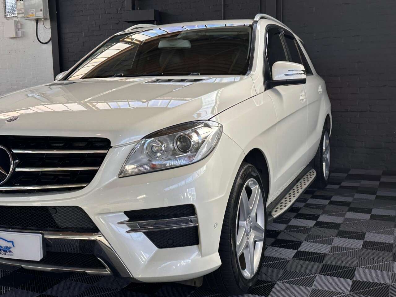 A 2013 MERCEDES-BENZ M-CLASS 2.1 ML250 BlueTEC Sport SUV 5dr Diesel G-Tronic 4WD (204 ps) ULEZ COMPLIANT A 2013 MERCEDES-BENZ M-CLASS 2.1 ML250 BlueTEC Sport SUV 5dr Diesel G-Tronic 4WD (204 ps) ULEZ COMPLIANT