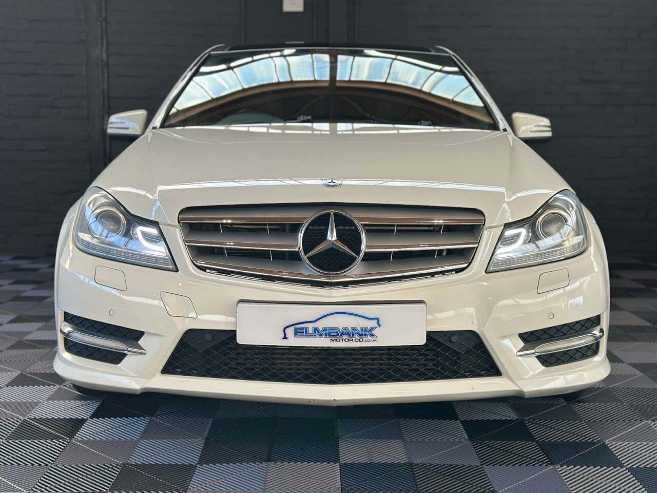 A 2012 MERCEDES-BENZ C-CLASS 2.1 C220 CDI BlueEfficiency Sport Saloon 4dr Diesel G-Tronic+ Euro 5 (s/s) A 2012 MERCEDES-BENZ C-CLASS 2.1 C220 CDI BlueEfficiency Sport Saloon 4dr Diesel G-Tronic+ Euro 5 (s/s)