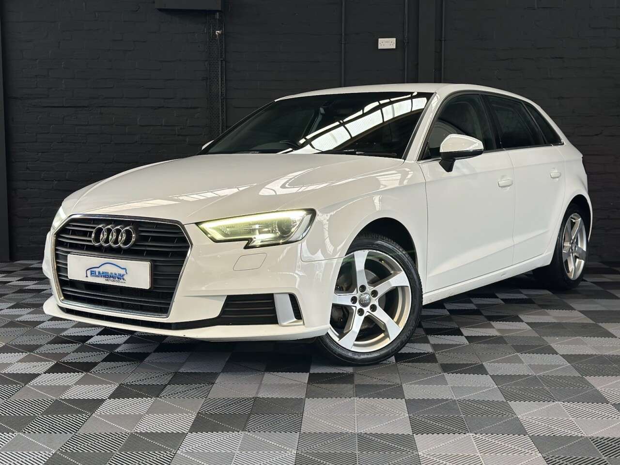 A 2017 AUDI A3 1.4 TFSI CoD Sport Sportback 5dr Petrol Manual Euro 6 (s/s) (150 ps) A 2017 AUDI A3 1.4 TFSI CoD Sport Sportback 5dr Petrol Manual Euro 6 (s/s) (150 ps)