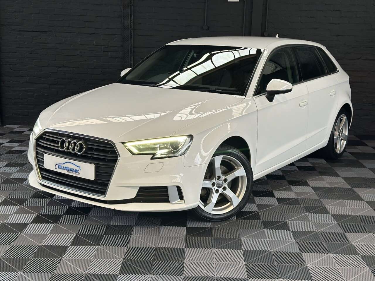 A 2017 AUDI A3 1.4 TFSI CoD Sport Sportback 5dr Petrol Manual Euro 6 (s/s) (150 ps) A 2017 AUDI A3 1.4 TFSI CoD Sport Sportback 5dr Petrol Manual Euro 6 (s/s) (150 ps)