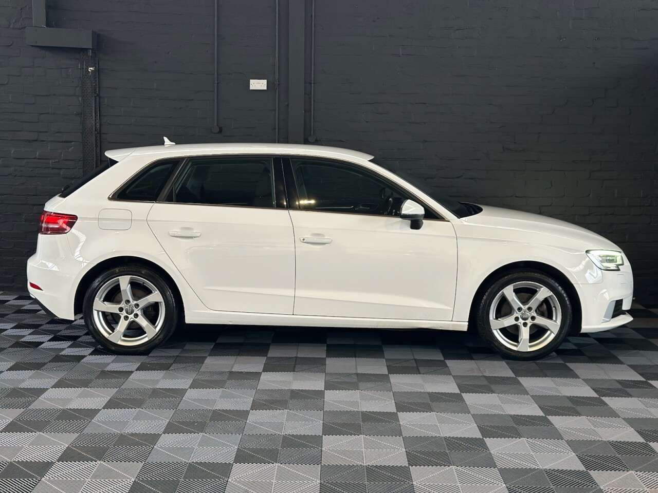 2017 AUDI A3 2017 AUDI A3