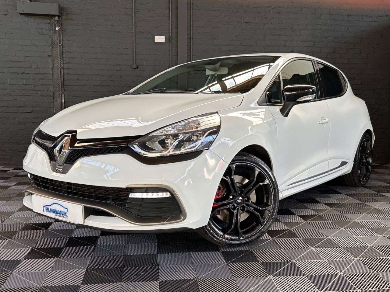A 2014 RENAULT CLIO 1.6 TCe Renaultsport Hatchback 5dr Petrol EDC Euro 5 (200 ps) RENAULTSPORT A 2014 RENAULT CLIO 1.6 TCe Renaultsport Hatchback 5dr Petrol EDC Euro 5 (200 ps) RENAULTSPORT