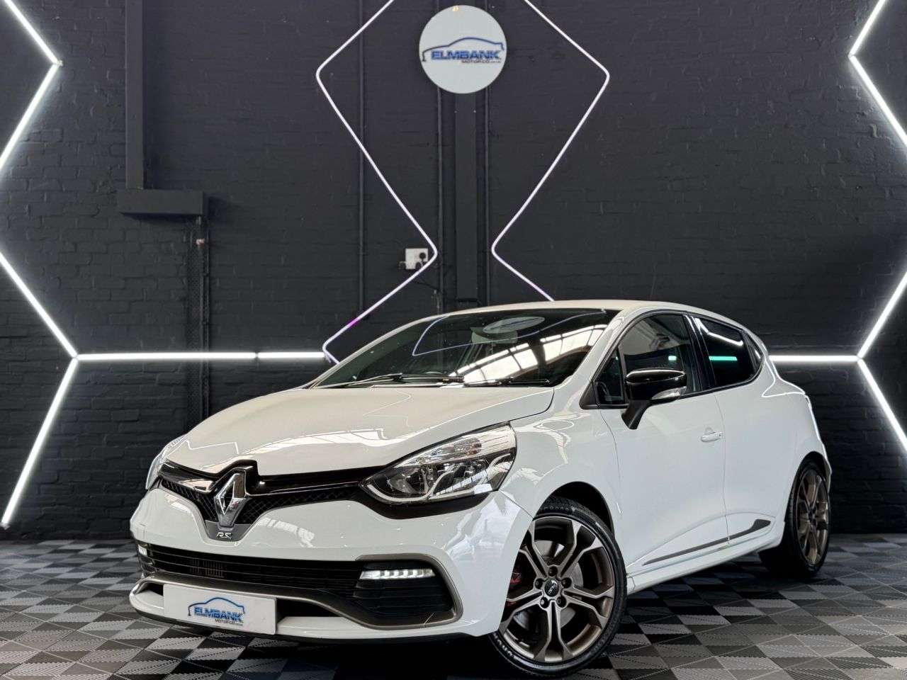 A 2014 RENAULT CLIO 1.6 TCe Renaultsport Hatchback 5dr Petrol EDC Euro 5 (200 ps) Automatic REN A 2014 RENAULT CLIO 1.6 TCe Renaultsport Hatchback 5dr Petrol EDC Euro 5 (200 ps) Automatic REN