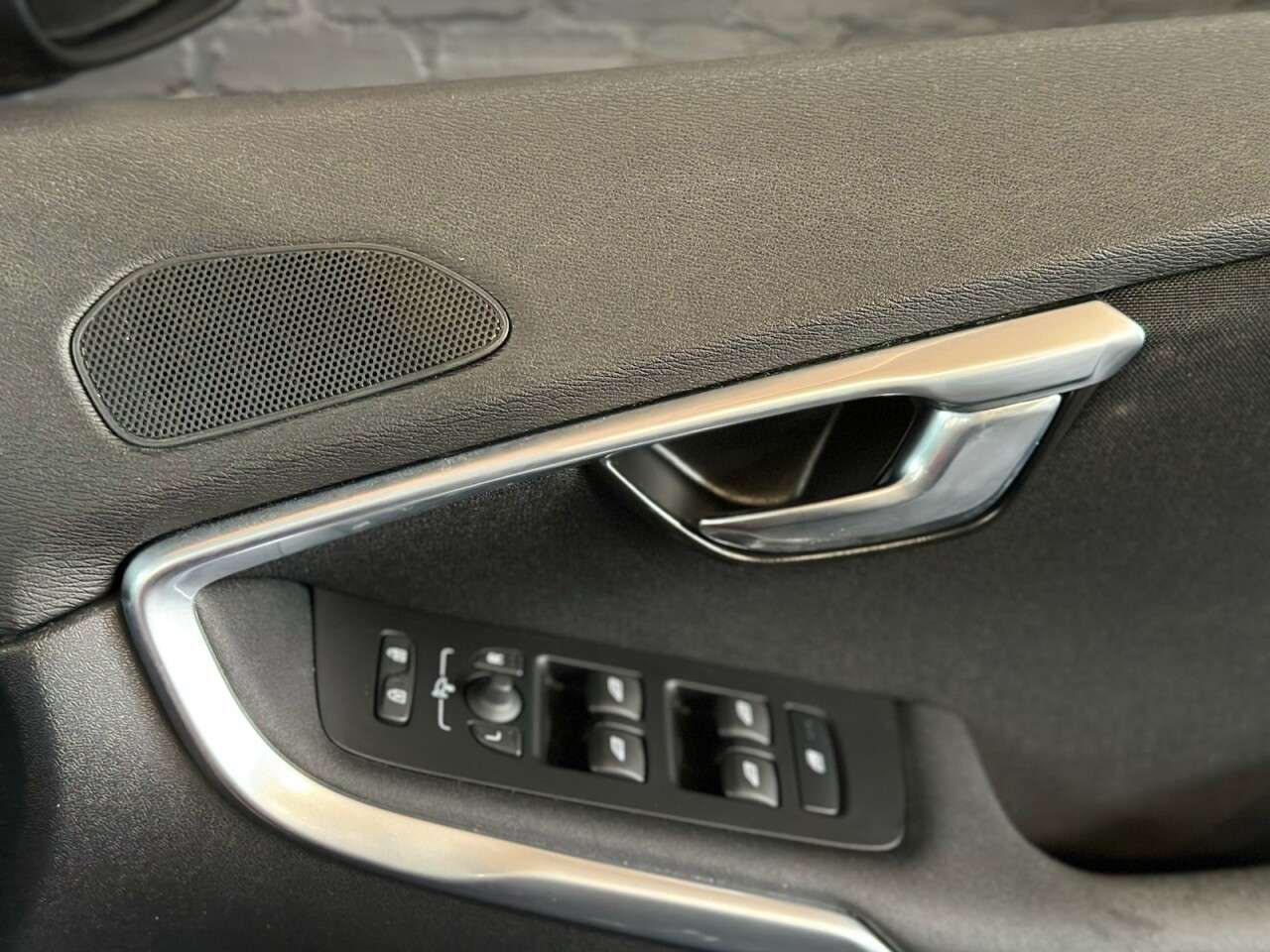 2018 VOLVO V40 2018 VOLVO V40