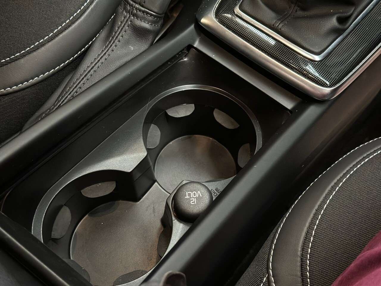 2018 VOLVO V40 2018 VOLVO V40