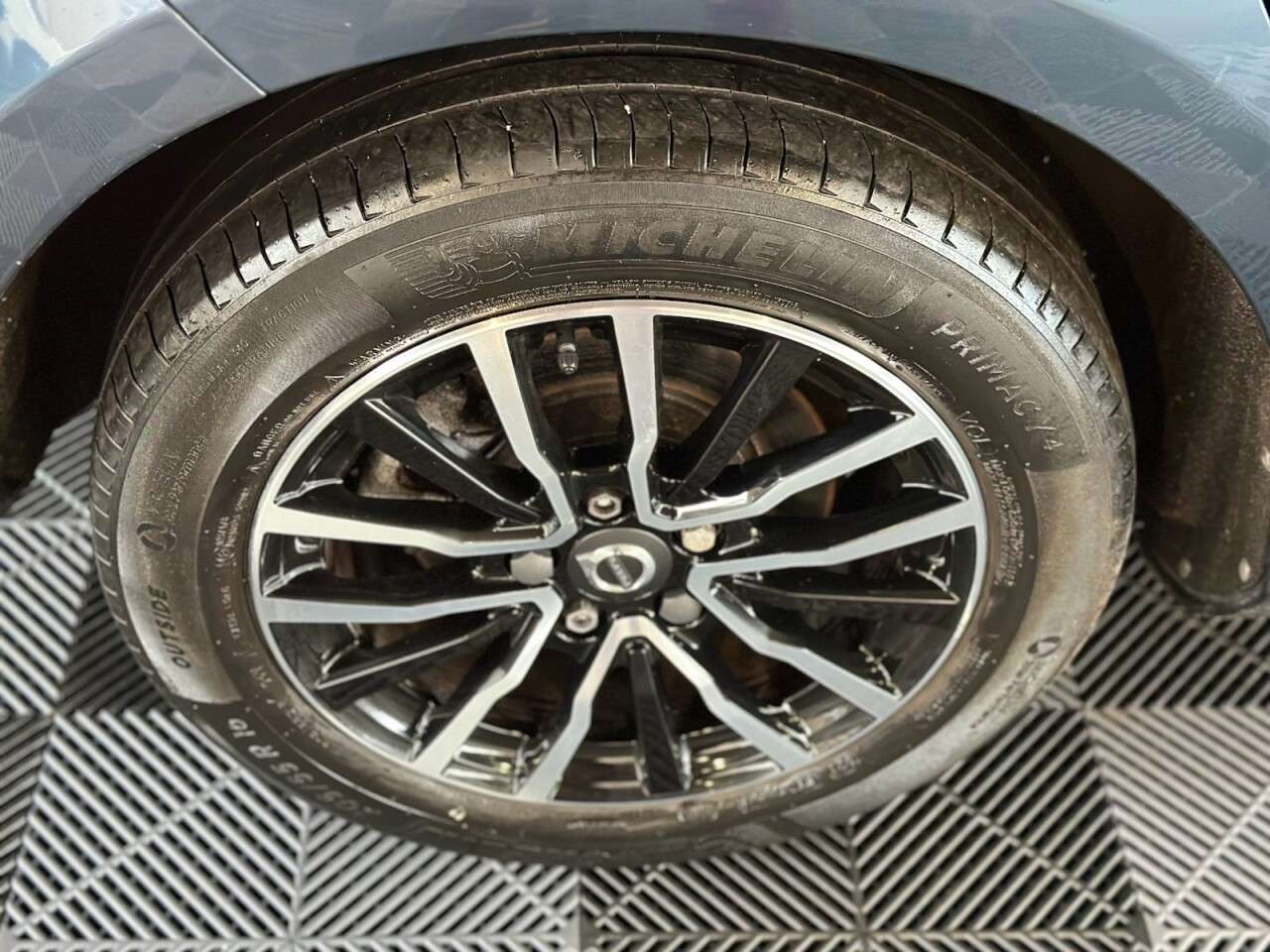 2018 VOLVO V40 2018 VOLVO V40