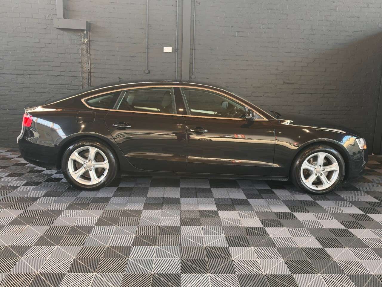 A 2015 AUDI A5 2.0 TDI ultra SE Technik Sportback 5dr Diesel Manual Euro 6 (s/s) (136 ps) A 2015 AUDI A5 2.0 TDI ultra SE Technik Sportback 5dr Diesel Manual Euro 6 (s/s) (136 ps)