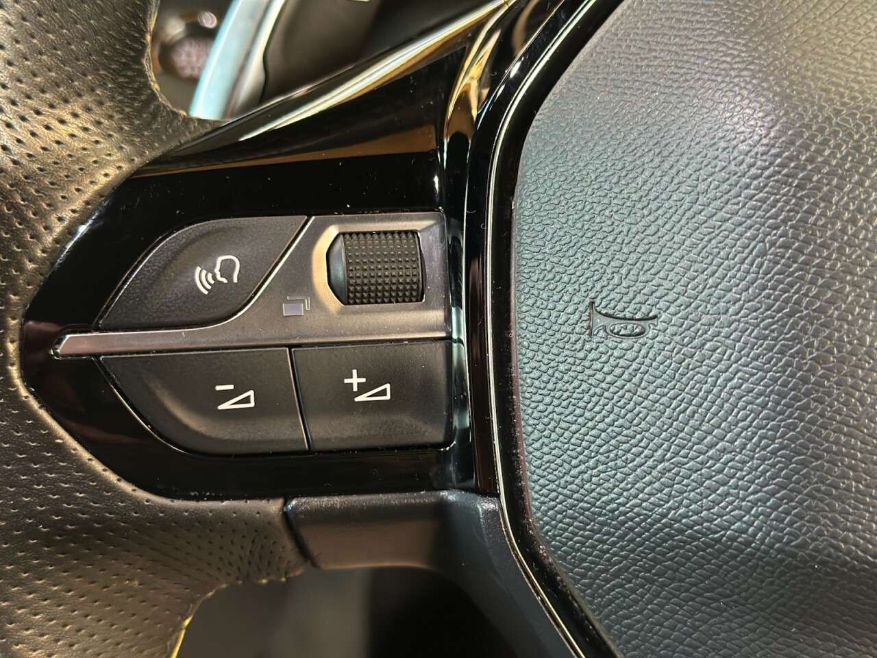 2022 PEUGEOT 208 2022 PEUGEOT 208