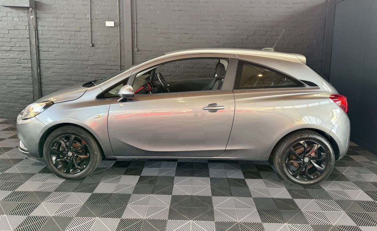 A 2017 VAUXHALL CORSA 1.4i ecoTEC SRi Hatchback 3dr Petrol Manual Euro 6 (75 ps) ONLY 3 OWNERS - A 2017 VAUXHALL CORSA 1.4i ecoTEC SRi Hatchback 3dr Petrol Manual Euro 6 (75 ps) ONLY 3 OWNERS -
