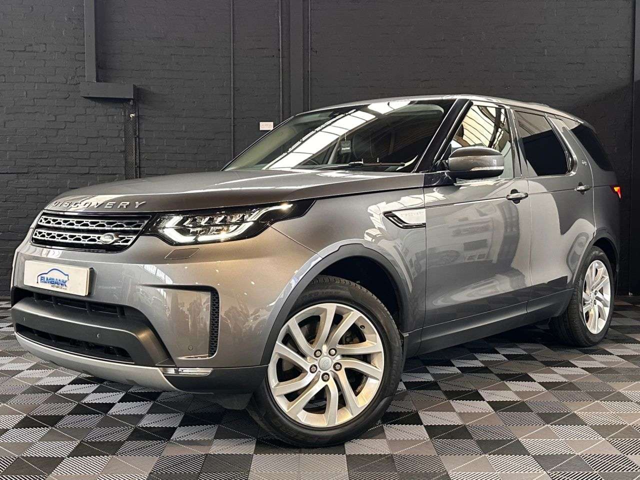 A 2017 LAND ROVER DISCOVERY 3.0 TD V6 HSE SUV 5dr Diesel Auto 4WD Euro 6 (s/s) (258 ps) MERIDIAN SYSTEM A 2017 LAND ROVER DISCOVERY 3.0 TD V6 HSE SUV 5dr Diesel Auto 4WD Euro 6 (s/s) (258 ps) MERIDIAN SYSTEM