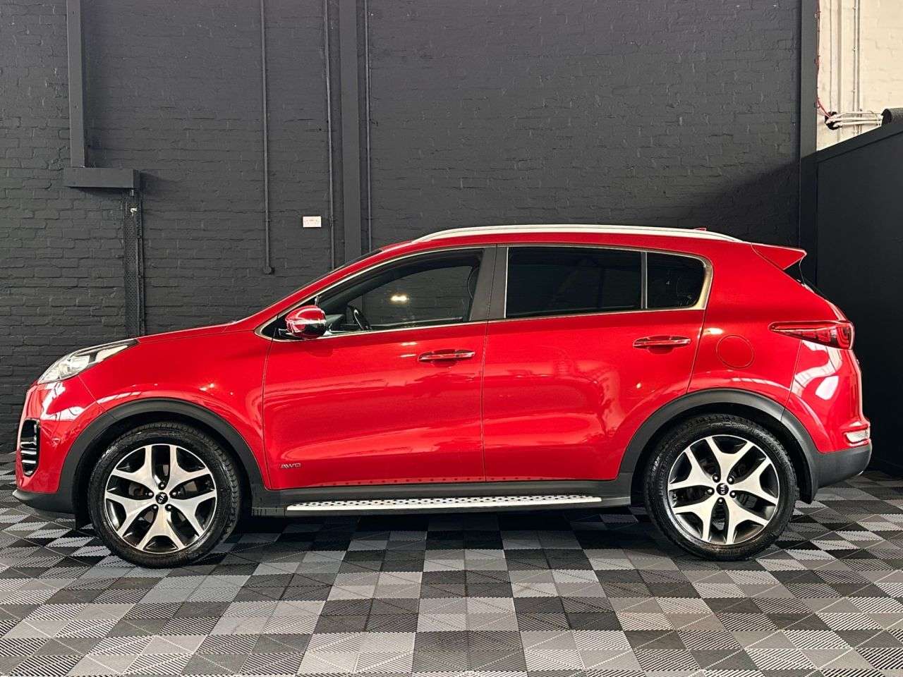 A 2018 KIA SPORTAGE 2.0 CRDi GT-Line SUV 5dr Diesel Auto AWD Euro 6 (134 bhp) AUTOMATIC GEARBOX A 2018 KIA SPORTAGE 2.0 CRDi GT-Line SUV 5dr Diesel Auto AWD Euro 6 (134 bhp) AUTOMATIC GEARBOX