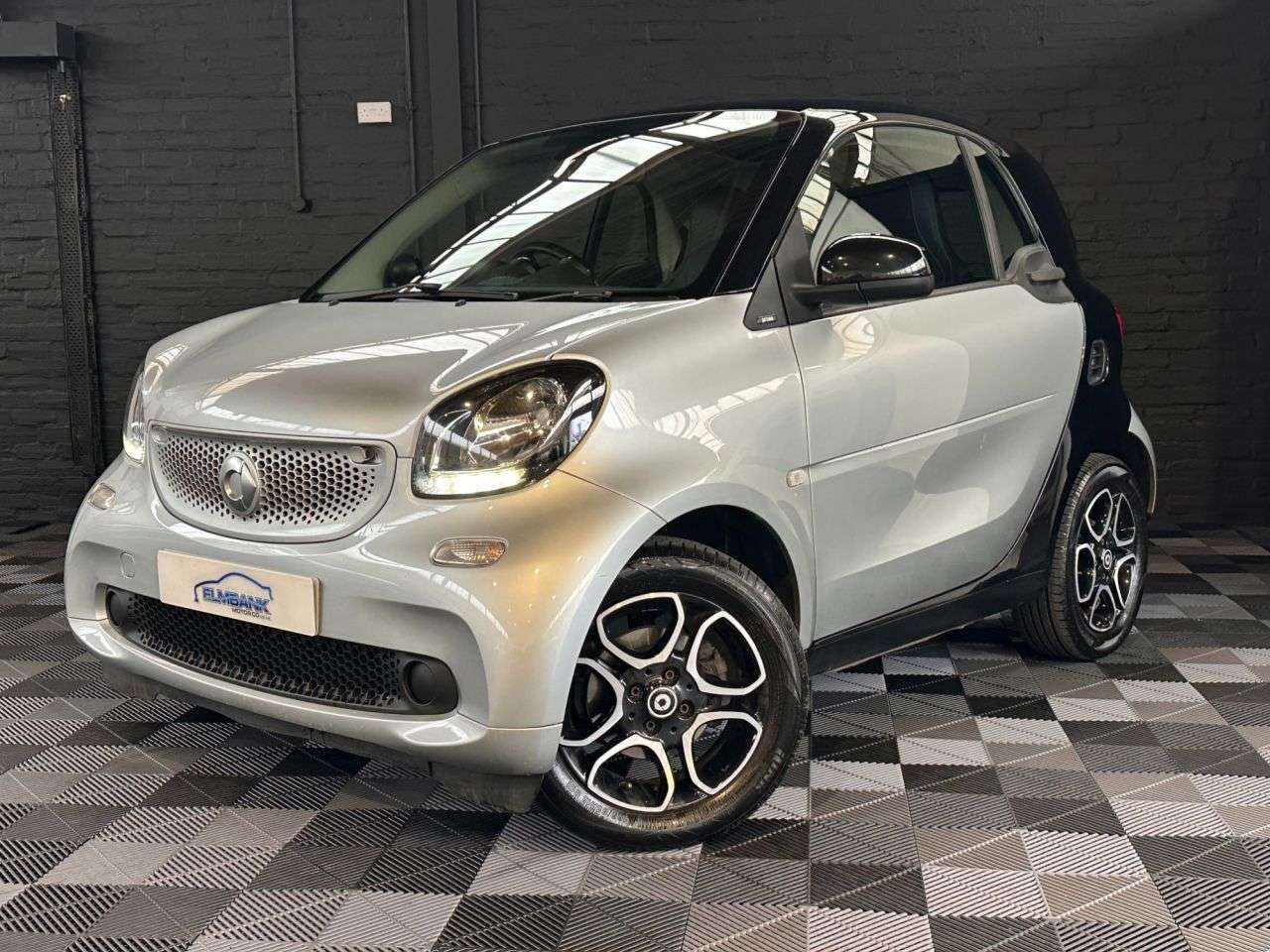 A 2017 SMART FORTWO 1.0 Prime (Premium) Coupe 2dr Petrol Manual Euro 6 (s/s) (71 ps) LOW INS GR A 2017 SMART FORTWO 1.0 Prime (Premium) Coupe 2dr Petrol Manual Euro 6 (s/s) (71 ps) LOW INS GR