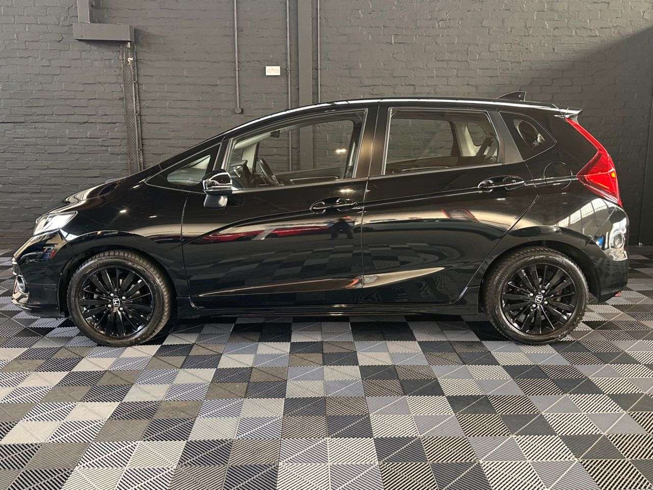 A 2019 HONDA JAZZ 1.5 i-VTEC Sport Hatchback 5dr Petrol CVT Euro 6 (s/s) (130 ps) ULEZ COMPLI A 2019 HONDA JAZZ 1.5 i-VTEC Sport Hatchback 5dr Petrol CVT Euro 6 (s/s) (130 ps) ULEZ COMPLI