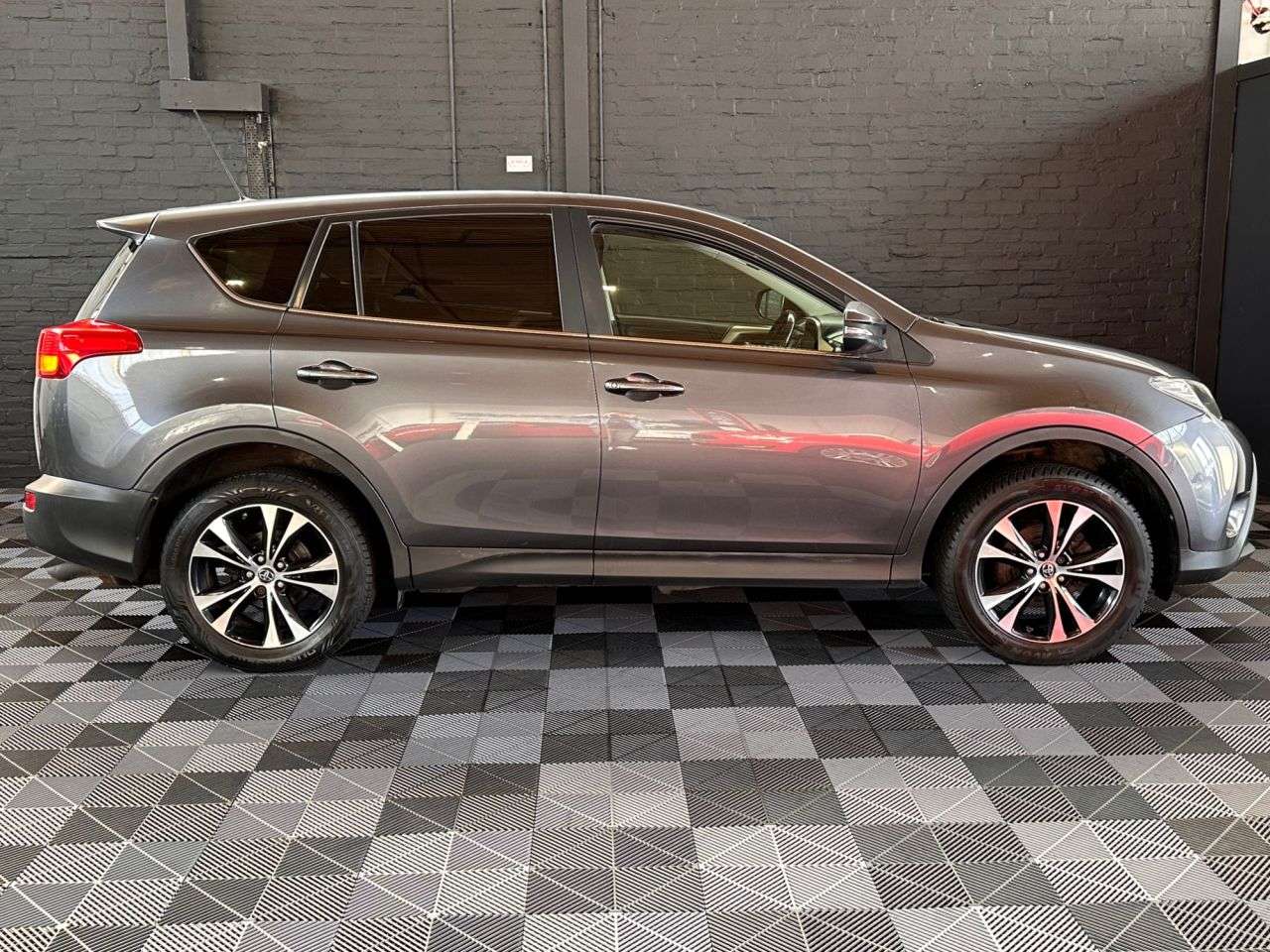 A 2015 TOYOTA RAV4 2.0 D-4D Icon SUV 5dr Diesel Manual 4WD Euro 5 (s/s) (124 ps) 6 SPEED MANUA A 2015 TOYOTA RAV4 2.0 D-4D Icon SUV 5dr Diesel Manual 4WD Euro 5 (s/s) (124 ps) 6 SPEED MANUA