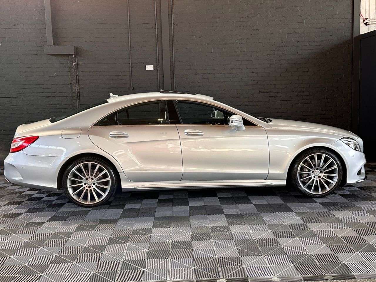 A 2017 MERCEDES-BENZ CLS CLASS 3.0 CLS350d V6 AMG Line (Premium Plus) Coupe 4dr Diesel G-Tronic+ Euro 6 (s A 2017 MERCEDES-BENZ CLS CLASS 3.0 CLS350d V6 AMG Line (Premium Plus) Coupe 4dr Diesel G-Tronic+ Euro 6 (s