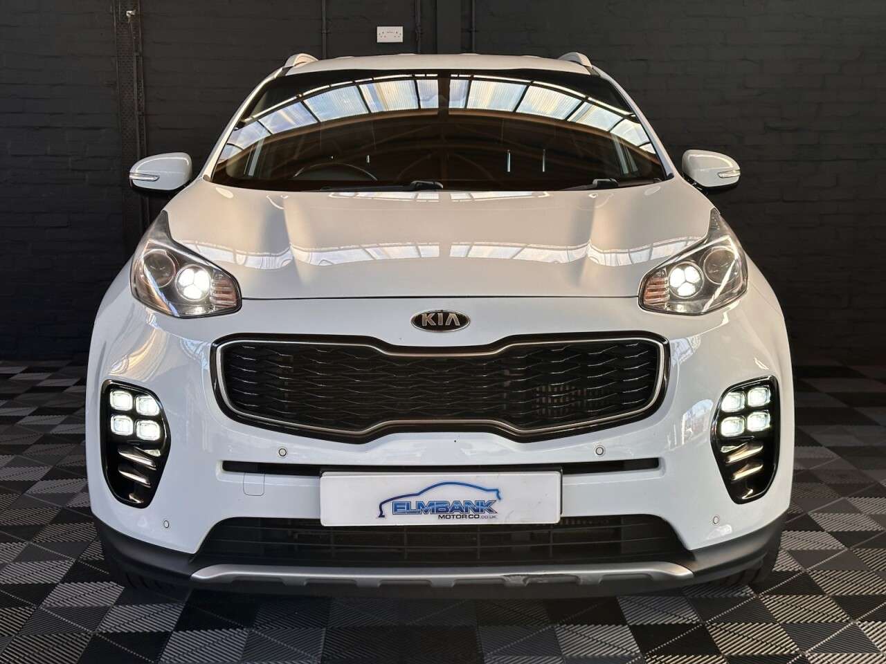 A 2018 KIA SPORTAGE 1.7 CRDi 3 SUV 5dr Diesel DCT Euro 6 (s/s) (139 bhp) HEATED SEATS FRONT AND A 2018 KIA SPORTAGE 1.7 CRDi 3 SUV 5dr Diesel DCT Euro 6 (s/s) (139 bhp) HEATED SEATS FRONT AND