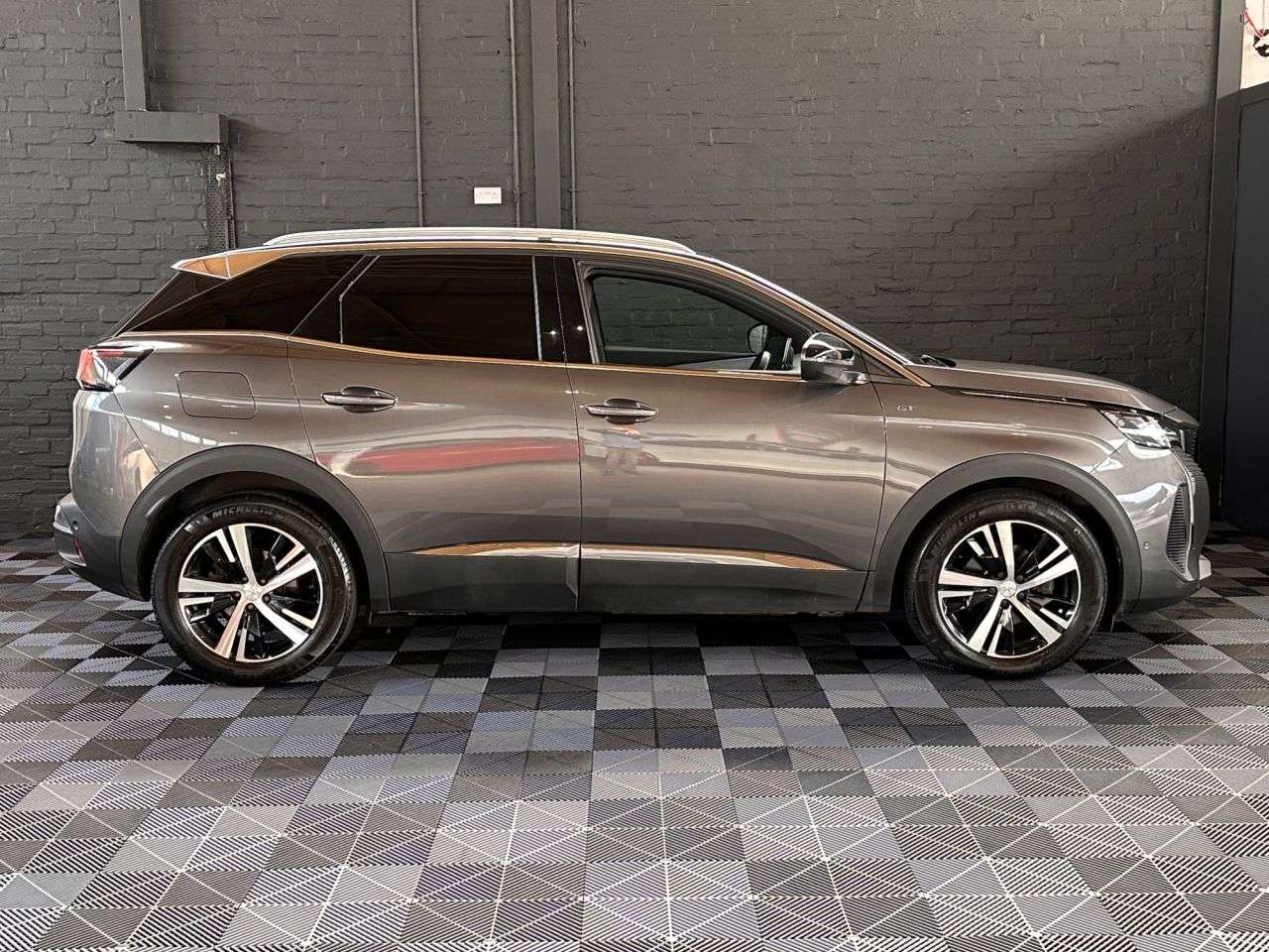 2021 PEUGEOT 3008 2021 PEUGEOT 3008