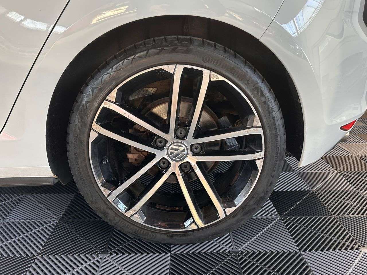 A 2015 VOLKSWAGEN GOLF 2.0 TDI BlueMotion Tech GTD Hatchback 5dr Diesel Manual Euro 6 (s/s) (184 p A 2015 VOLKSWAGEN GOLF 2.0 TDI BlueMotion Tech GTD Hatchback 5dr Diesel Manual Euro 6 (s/s) (184 p