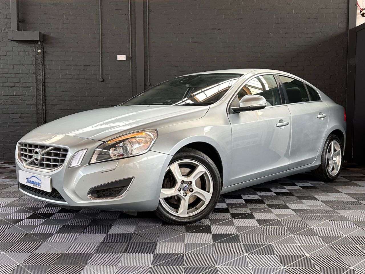 A 2011 VOLVO S60 2.4 D5 SE Lux Saloon 4dr Diesel Geartronic Euro 5 (205 ps) 2.4 D5 TURBO DIE A 2011 VOLVO S60 2.4 D5 SE Lux Saloon 4dr Diesel Geartronic Euro 5 (205 ps) 2.4 D5 TURBO DIE