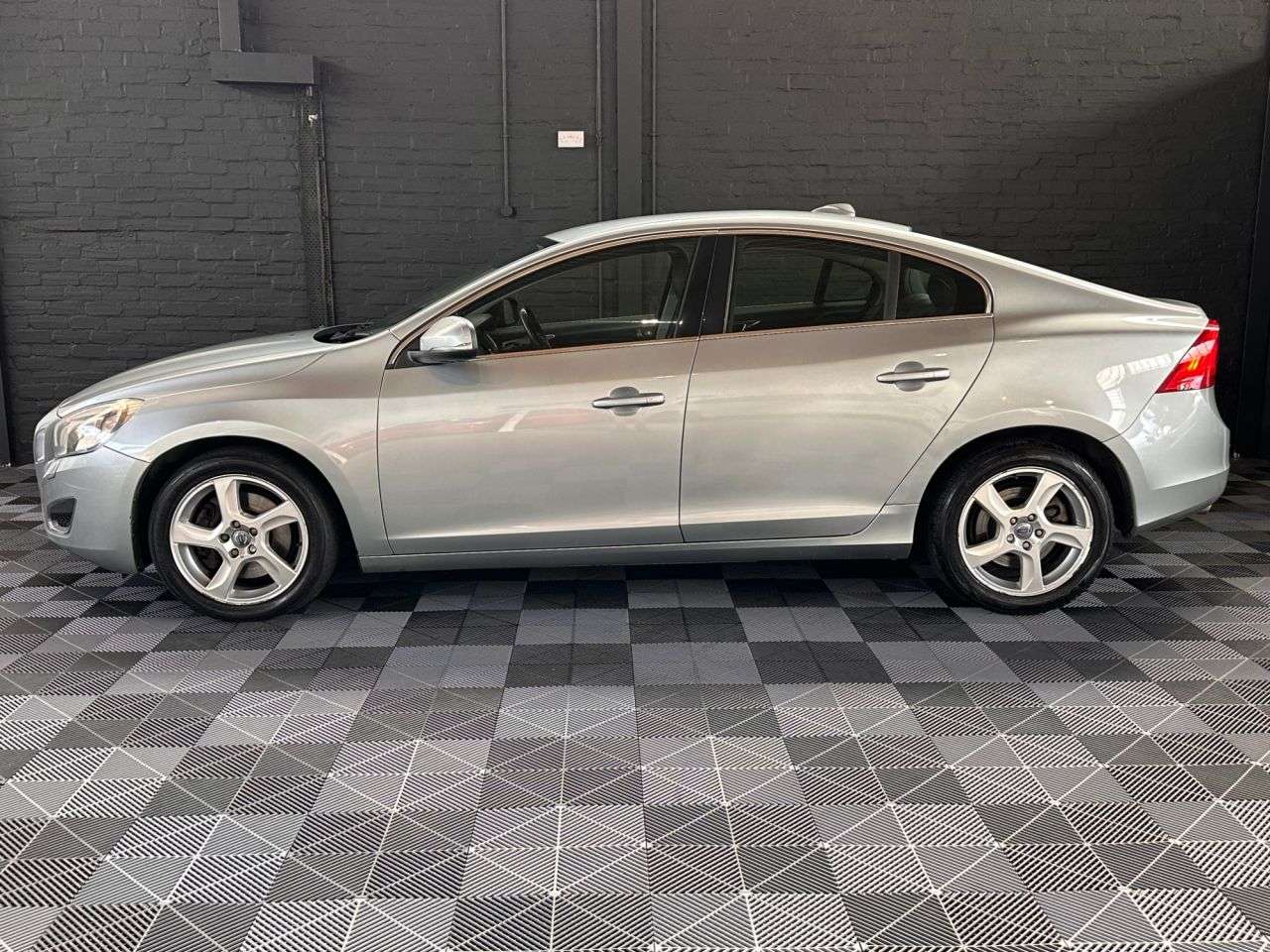 2011 VOLVO S60 2011 VOLVO S60